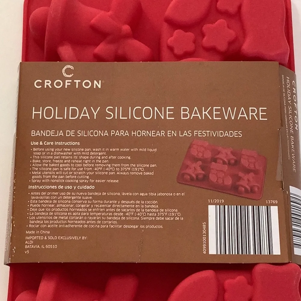 NEW Crofton Holiday Christmas Silicon Bakeware